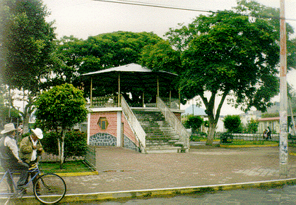 Kiosko en la Plaza Central de San Buenaventura Nealtican, Pue.
