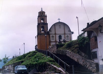 Templo Parroquial en Educación, Amixtlan, Pue.