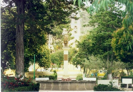 Monumento a Miguel Hidalgo y Costilla en la Plaza Principal de Cuyoaco, Pue.