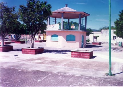 Kiosko y Parque Principal de Teotlalco, Pue.