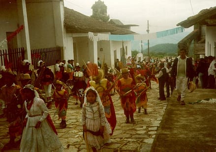 Danza de los San Migueles en Jonotla